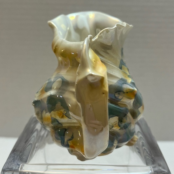 Artistic Ceramic Shell Pitcher - Picture 5 of 16
